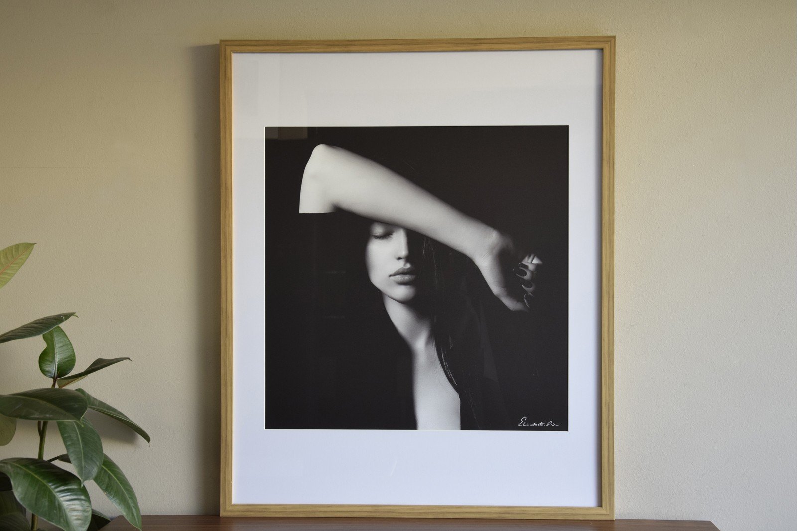 picture-she-with-frame.jpg